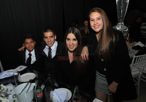 Javier, Andrés, Sofía y Natalia.
