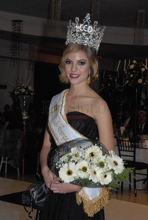 Carmina Campos es la reina del 60 Aniversario del Club Campestre.