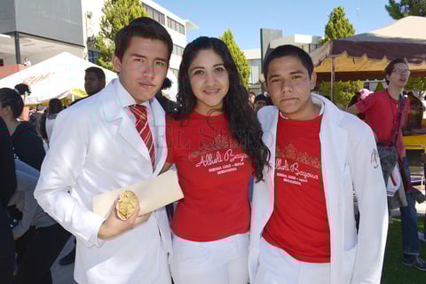 Roberto, Frida y Alejandro.