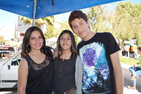Ana, Fernanda y Maciel.