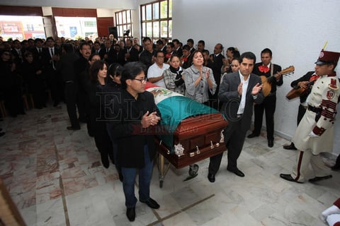 Se le rindi&oacute; homenaje p&oacute;stumo de cuerpo presente en el Instituto Tecnol&oacute;gico de Durango.