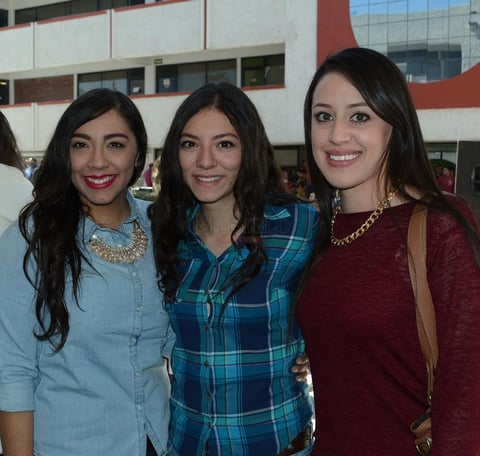 Victoria, Samantha y Helué.