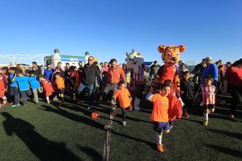 Los profesores del plantel tuvieron la oportunidad de jugar ante el duro equipo de Resto de Prensa, combinado de trabajadores de los diferentes medios de comunicaci&oacute;n de la capital duranguense.