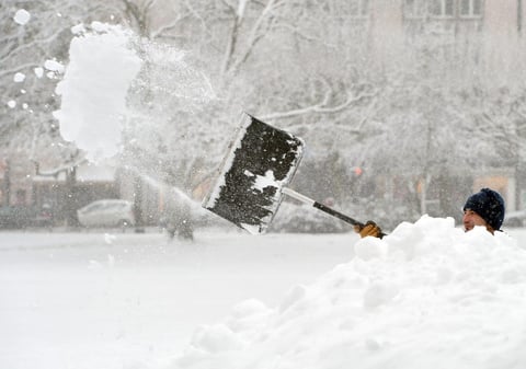 Alemania vio la llegada del invierno el mismo d&iacute;a con las nevadas, prev&eacute; que continuar&aacute; durante los pr&oacute;ximos d&iacute;as y causar condiciones resbaladizas.
