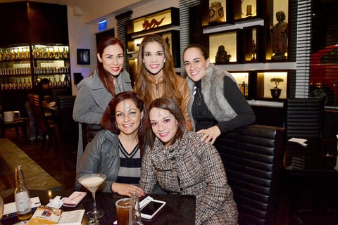 Andrea Salazar, Tere Guerra, Delia Solís, Mónica Castro y Yuri Castro.