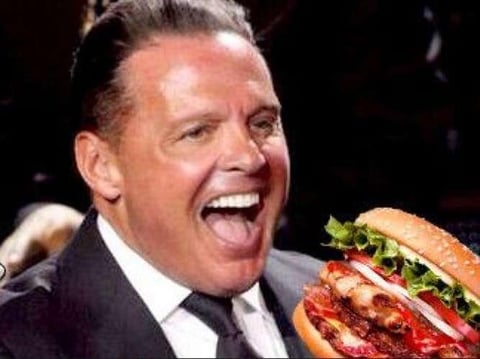 Nuevamente, la comida como "responsable" de su obesidad...