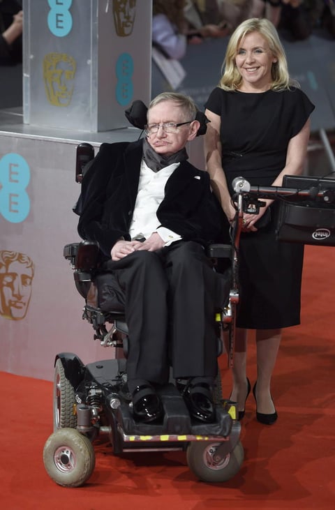 El cient&iacute;fico Stephen Hawking y su hija daughter Lucy Hawking .