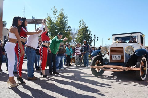 M&aacute;s de 180 autos participaron en la celebraci&oacute;n duranguense, en donde se pudo observar hermosos ejemplares.