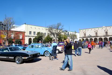 La Asociaci&oacute;n del Auto Cl&aacute;sico y Antiguo local, fue la encargada de organizar el evento.
