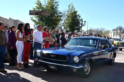 Durango se uni&oacute; al festejo del D&iacute;a Nacional del Auto Cl&aacute;sico y Antiguo por primera vez.