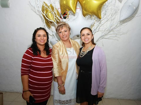 Con sus hijas Anabel y Anilú.
