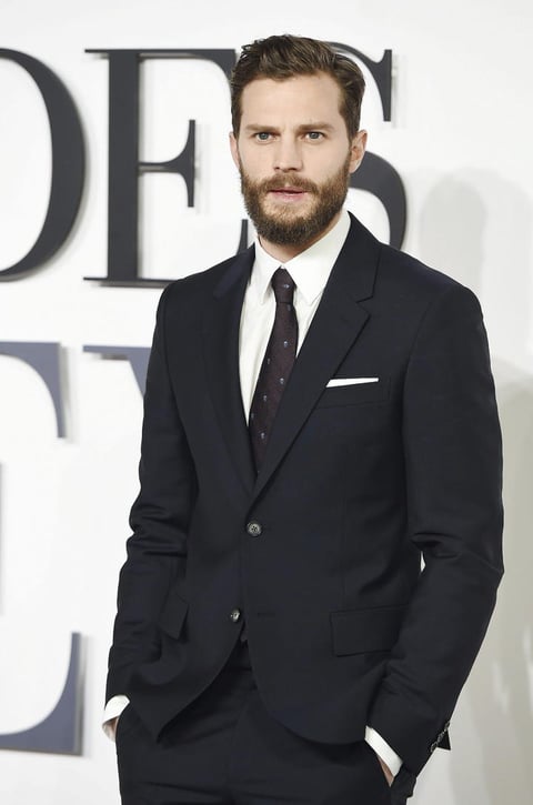 El actor Jamie Dornan se llev&oacute; los suspiros de las fan&aacute;ticas en la alfombra roja.