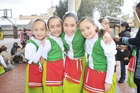 Regina, Sara, Regia y Juliana.