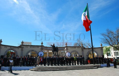Durante este evento se premi&oacute; a las escoltas de las principales instituciones educativas de Durango y ganadoras del concurso.