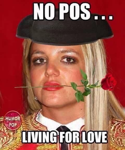 El famoso meme de Britney Spears no pudo faltar.