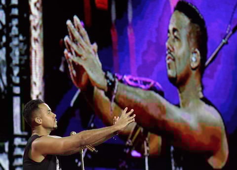 Su presentaci&oacute;n marc&oacute; el punto m&aacute;s alto de la sinton&iacute;a televisiva y estuvo hecha a la medida del certamen, con un repertorio que incluy&oacute; &ldquo;Loco&rdquo;, &ldquo;Cancioncitas de amor&rdquo;, &ldquo;Propuesta indecente&rdquo;, &ldquo;Noche de sexo&rdquo;, &ldquo;7 d&iacute;as&rdquo; y &ldquo;Necio&rdquo;, entre otras.