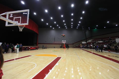 A 55 a&ntilde;os de distancia este ic&oacute;nico edificio cuenta con una plaza de acceso, duela s&uacute;per-profesional, escenario para eventos culturales, art&iacute;sticos y c&iacute;vicos, vest&iacute;bulo, camerinos, lobby, m&aacute;s de 2 mil gradas, muro ac&uacute;stico, rescate de la fachada, una cafeter&iacute;a, iluminaci&oacute;n y se inici&oacute; la recuperaci&oacute;n del legendario sal&oacute;n de cristales.