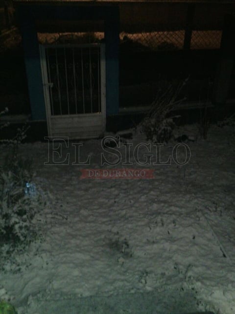 Tambi&eacute;n se reportaron fuertes nevadas en los municipios de San Dimas, Tepehuanes y Santiago.