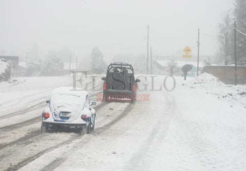 Caminos y Puentes Federales pidi&oacute; a los conductores extremar precauciones y de no ser necesario, optar por no viajar.
