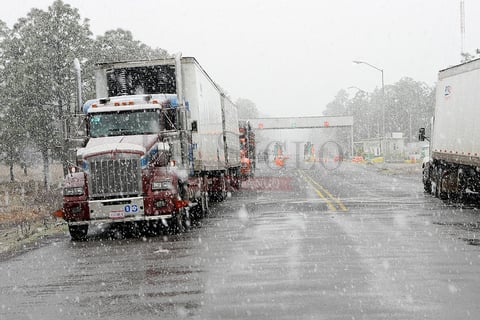 Durante las primeras horas de este lunes el transit&oacute; fue muy lento.