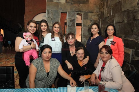 Entre las invitadas: Cecilia Padilla, Soraya Ruiz, Silvia Díaz, Lourdes González, Susana y Verónica DomÍnguez.