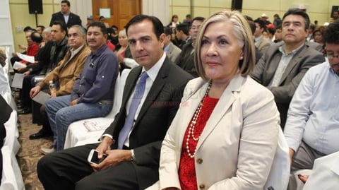 Osvaldo Santibañez y Luz Ascona.