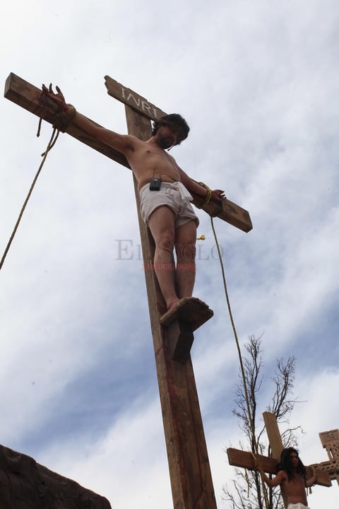 Se escenific&oacute; la muerte de Jes&uacute;s de de Nazaret.