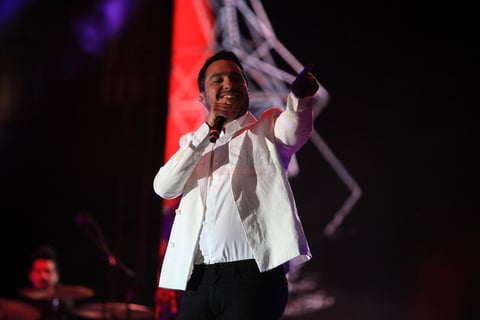 'Invisible', 'Todo para ti', 'Uno, dos, tres', 'Ah&iacute; vienes' y 'Somos aire', tambi&eacute;n formaron parte del concierto donde el p&uacute;blico no dej&oacute; de corear de principio a fin.