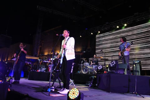 Continu&oacute; con el tema 'Entre caminos'.