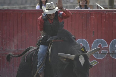 En una tarde donde la gente de a caballo y amantes del rodeo se dieron cita para presenciar una competencia de alto nivel.