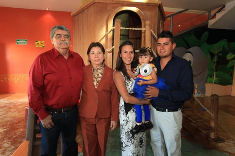 La familia Meraz Chavira con Francisco Chavira y Lilia González.