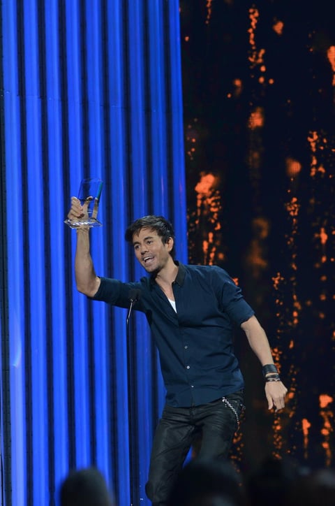 Enrique Iglesias y Romeo Santos fueron los m&aacute;ximos galardonados en la ceremonia celebrada en el BankUnited Center de la Universidad de Miami en Florida.