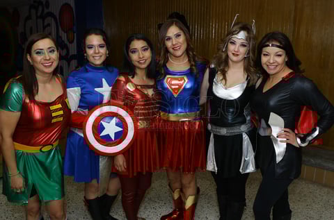 Las mamás se disfrazaron para sus niños.