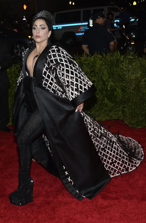 Lady Gaga fue una de las m&aacute;s extravagantes.