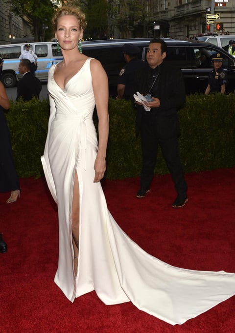 Uma Thurman fue de blanco total pero luciendo cuerpazo.