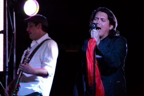 'Ser Mayor', fue el tema que dio inicio al tributo a Enrique Bunbury.