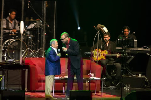 Aunque el legendario Teatro Metrop&oacute;litan no luci&oacute; ocupado a su m&aacute;xima capacidad, los asistentes se entregaron por completo a sus &iacute;dolos al interpretar las canciones de principio a fin y lanz&aacute;ndoles infinidad de piropos.