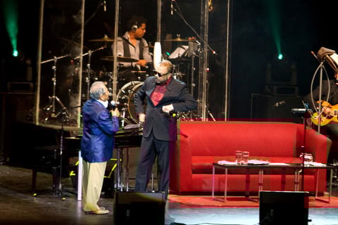 Ante un p&uacute;blico que festejaba el D&iacute;a de la Madres, ambos exponentes de la m&uacute;sica interpretaron un repertorio de 20 temas. Intercalada su participaci&oacute;n, cada uno entreg&oacute; varios de sus &eacute;xitos y tambi&eacute;n hicieron duetos.