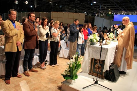 En el foro se realiz&oacute; una misa para bendecir a la producci&oacute;n.