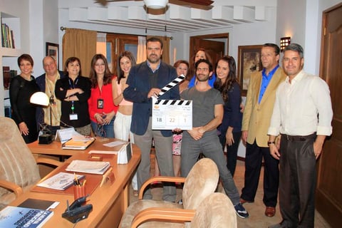 El elenco de la nueva telenovela A que no me dejas inici&oacute; grabaciones en el Foro 8 de Televisa San &Aacute;ngel.