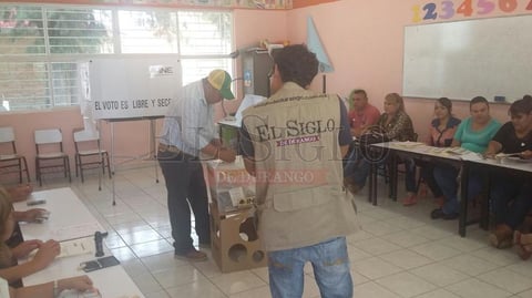 El equipo de El Siglo de Durango puntuales haciendo la cobertura para el d&iacute;a de hoy.