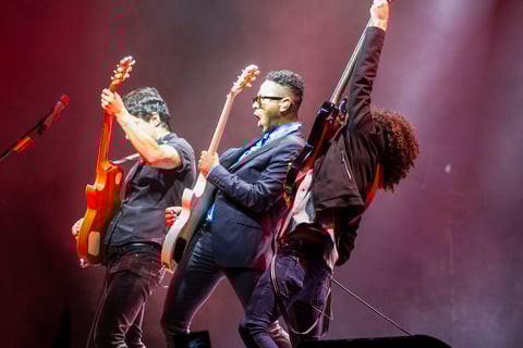 El tour "Cena Para Desayunar" de Kalimba llen&oacute; de baile y &eacute;xitos al Pepsi Center.