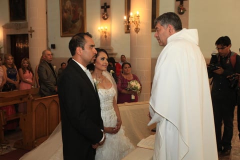 Emotivos momentos durante la ceremonia religiosa.