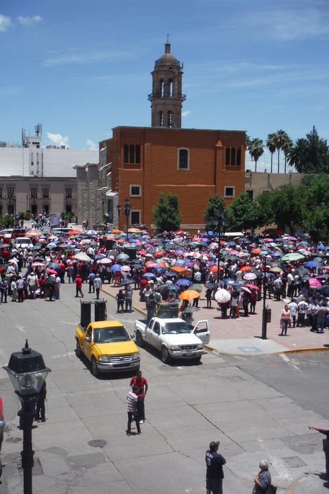 Muestran su desacuerdo con la evaluaci&oacute;n punitiva y la autogesti&oacute;n educativa.