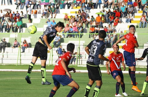 Al momento de que los laguneros movieron el bal&oacute;n en el centro del campo, el &aacute;rbitro duranguense silb&oacute; el final, lo que signific&oacute; que la afici&oacute;n se quedara con ganas del triunfo de los &ldquo;Guerreros&rdquo;.