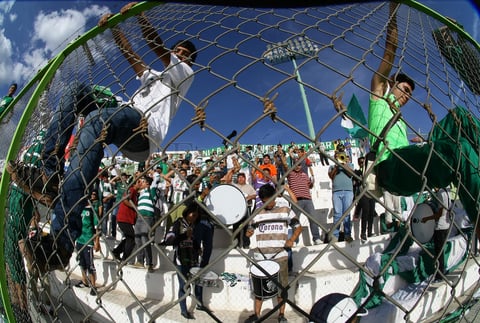 Los seguidores de Santos Laguna realizaron el viaje para apoyar a su equipo con todo su &iacute;mpetu.