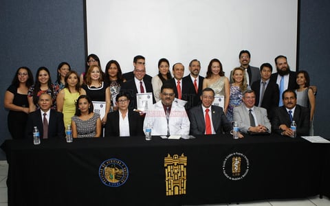 Se entregaron constancias a alumnos egresados de la Maestría en
Ciencias Médicas y Doctorado en Ciencias Médicas de la generación 2013-2015.