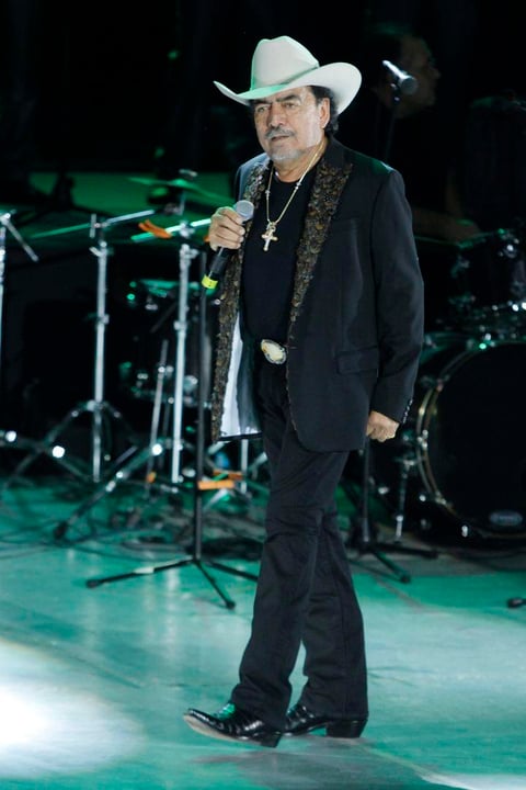 La maestr&iacute;a con las que dio vida a temas rom&aacute;nticos, de desamor y otros que exaltaban a la mujer le valieron el mote de "El poeta del pueblo".