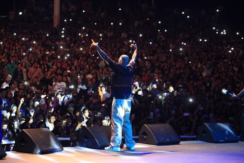 La noche no estar&iacute;a completa sin el reciente sencillo 'Los mensajes del Whatsapp', otro de los m&aacute;s coreados de la noche y que dej&oacute; en claro porqu&eacute; El Cartel de Santa regres&oacute; por segundo a&ntilde;o consecutivo a tierras duranguenses.