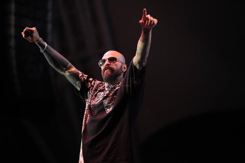 A las 22:30 horas sali&oacute; Cartel de Santa al escenario para interpretar 'Cannabis' y 'Hey si me ven'.